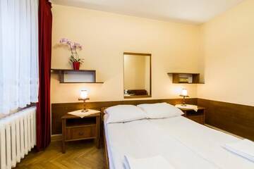 Фото номера Номер с кроватью размера «queen-size» Отель Hotel PRL RZEMIEŚLNIK г. Закопане 4
