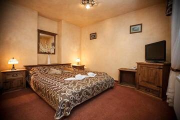 Фото номера Двухместный номер Делюкс с 1 кроватью Отель Hotel Dwór Karolówka г. Закопане 14