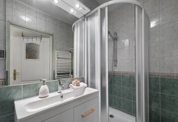 Фото номера Апартаменты с 3 спальнями, вид на горы - 3 Zborowskiego Апартаменты Apartamenty Frajda Zakopane г. Закопане 15