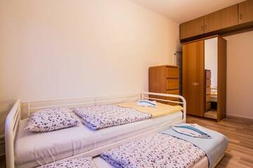 Фото номера Апартаменты (для 6 взрослых) - Sloneczna Street, 8 Апартаменты Apartamenty Krupowy Zakopane г. Закопане 8