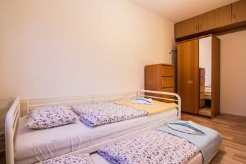 Фото номера Апартаменты (для 6 взрослых) - Sloneczna Street, 8 Апартаменты Apartamenty Krupowy Zakopane г. Закопане 16