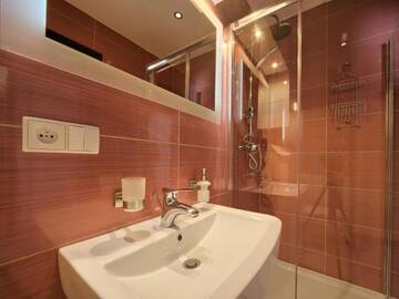 Фото номера Апартаменты с 2 спальнями Апартаменты VisitZakopane - Queen Apartment г. Закопане 18