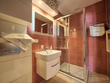 Фото номера Апартаменты с 2 спальнями Апартаменты VisitZakopane - Queen Apartment г. Закопане 65