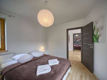 Фото номера Апартаменты с 2 спальнями Апартаменты VisitZakopane - Queen Apartment г. Закопане 35