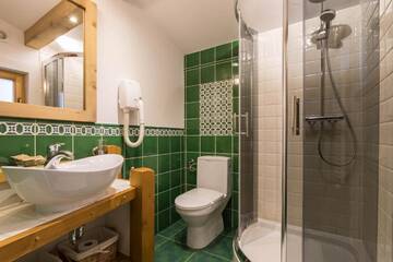 Фото номера Семейные апартаменты Делюкс Апарт-отели Bambi Cottage г. Закопане 5