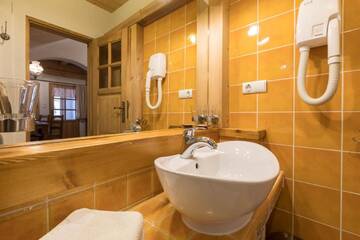 Фото номера Семейные апартаменты Делюкс Апарт-отели Bambi Cottage г. Закопане 7