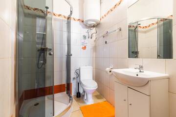 Фото номера Cемейный номер с собственной ванной комнатой Хостелы Top Hostel Pokoje Gościnne г. Закопане 5