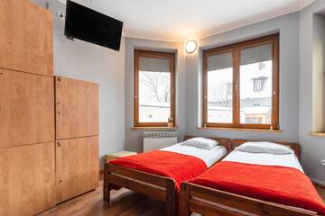 Фото номера Семейный номер с ванной комнатой Хостелы Top Hostel Pokoje Gościnne г. Закопане 4