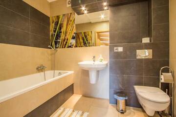 Фото номера Апартаменты с 2 спальнями и балконом Апартаменты Apartamenty Bystra Woda Zakopane г. Закопане 10