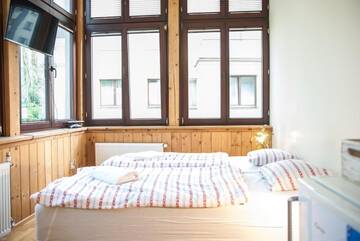 Фото номера Двухместный номер с 2 отдельными кроватями Апартаменты Gimnazjalna 5 - Apartamenty i pokoje w Centrum Zakopanego г. Закопане 14