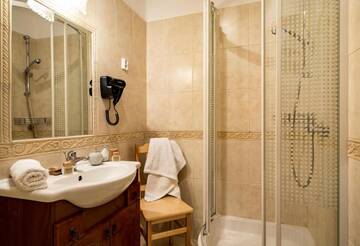 Фото номера Апартаменты с балконом Апартаменты Apartamenty Tatra Club Centrum г. Закопане 30
