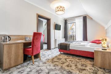 Фото номера Четырехместный номер с балконом Отель RentPlanet - Hotel Nosal г. Закопане 2