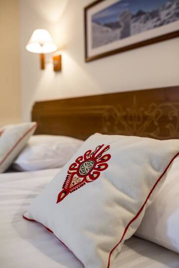 Фото номера Двухместный номер с 2 отдельными кроватями Отель Hotel Logos г. Закопане 3