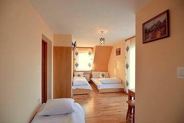 Фото номера Четырехместный номер Курортные отели Willa Tatra House г. Закопане 3