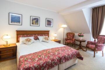 Фото номера Улучшенный двухместный номер с 1 кроватью Отель Hotel Paryski Art &amp; Business г. Закопане 9