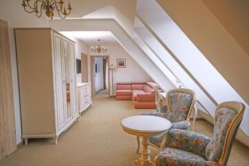Фото номера Люкс с 2 спальнями Отель Hotel Paryski Art &amp; Business г. Закопане 2