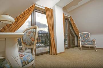 Фото номера Люкс с 1 спальней Отель Hotel Paryski Art &amp; Business г. Закопане 2