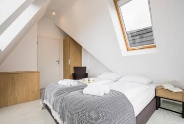 Фото номера Апартаменты с 3 спальнями Апартаменты Apartament Gerlach House &amp; Spa z Sauną Zakopane г. Закопане 80