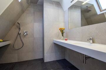 Фото номера Апартаменты с 3 спальнями Апартаменты Apartament Gerlach House &amp; Spa z Sauną Zakopane г. Закопане 52