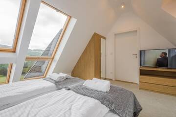 Фото номера Апартаменты с 3 спальнями Апартаменты Apartament Gerlach House &amp; Spa z Sauną Zakopane г. Закопане 35