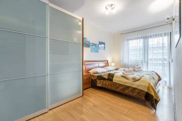 Фото номера Апартаменты с 2 спальнями и балконом Апартаменты Apartamenty Okowita i Karat Zakopane г. Закопане 15