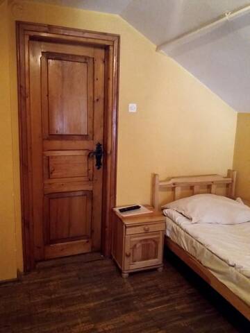 Фото номера Небольшой двухместный номер с 2 отдельными кроватями Хостелы Hostel Stara Polana г. Закопане 8