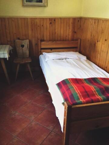 Фото номера Одноместный номер с общей ванной комнатой Хостелы Hostel Stara Polana г. Закопане 6