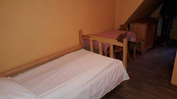 Фото номера Небольшой двухместный номер с 2 отдельными кроватями Хостелы Hostel Stara Polana г. Закопане 11