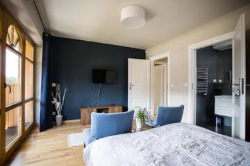 Фото номера Двухместный номер с 1 кроватью и террасой Апартаменты Domek za Strugiem - pokoje i apartamenty г. Закопане 6