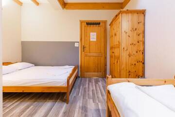 Фото номера Апартаменты с 4 спальнями Апартаменты Apartamenty Krupówki 24 г. Закопане 24