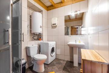 Фото номера Апартаменты с 4 спальнями Апартаменты Apartamenty Krupówki 24 г. Закопане 27