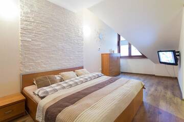 Фото номера Апартаменты с камином: 81 Krupówki Street Апартаменты Apartamenty ZakopanePoleca - Krupówki г. Закопане 39