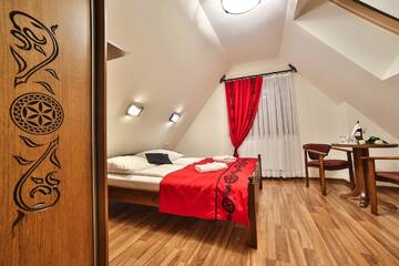 Фото номера Двухместный номер Делюкс с 1 кроватью Гостевой дом Grand Podhale Resort&amp;Spa г. Закопане 9