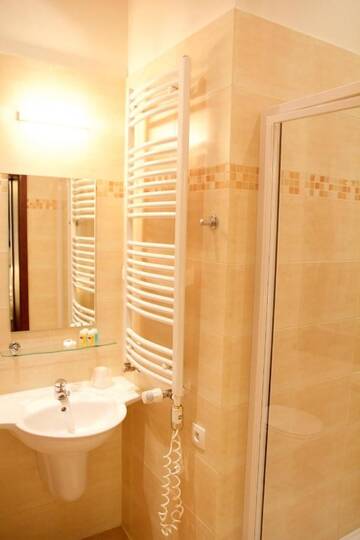 Фото номера Небольшой двухместный номер с 1 кроватью Отель Hotel Patria Zakopane г. Закопане 5