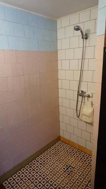 Фото номера Двухместный номер с 2 отдельными кроватями и общей ванной комнатой Кемпинги Pokój z przedsionkiem i wspólną łazienką г. Закопане 11